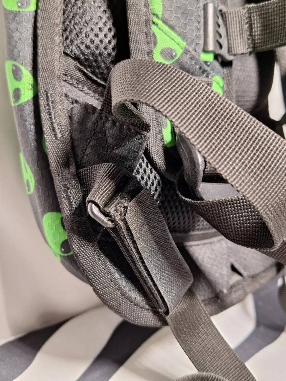 *SALE* Vibedration Hydration Backpack w/o Bladder, Black Green, Aliens, Used